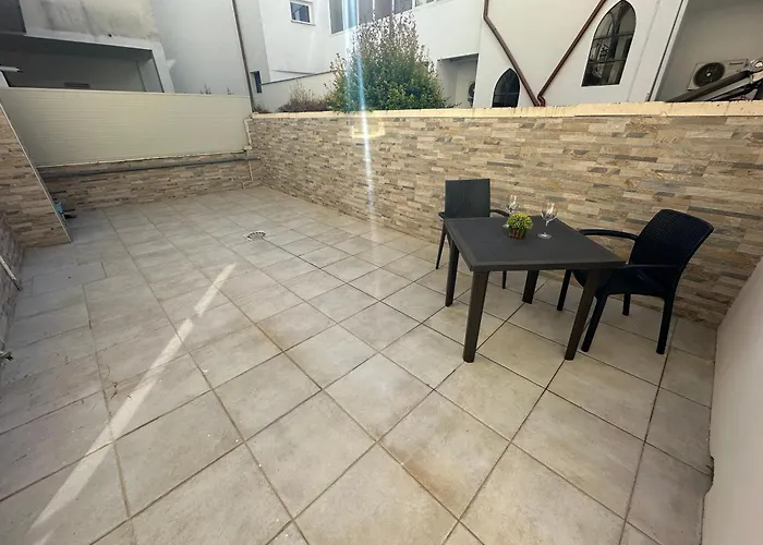 Toi Apartments